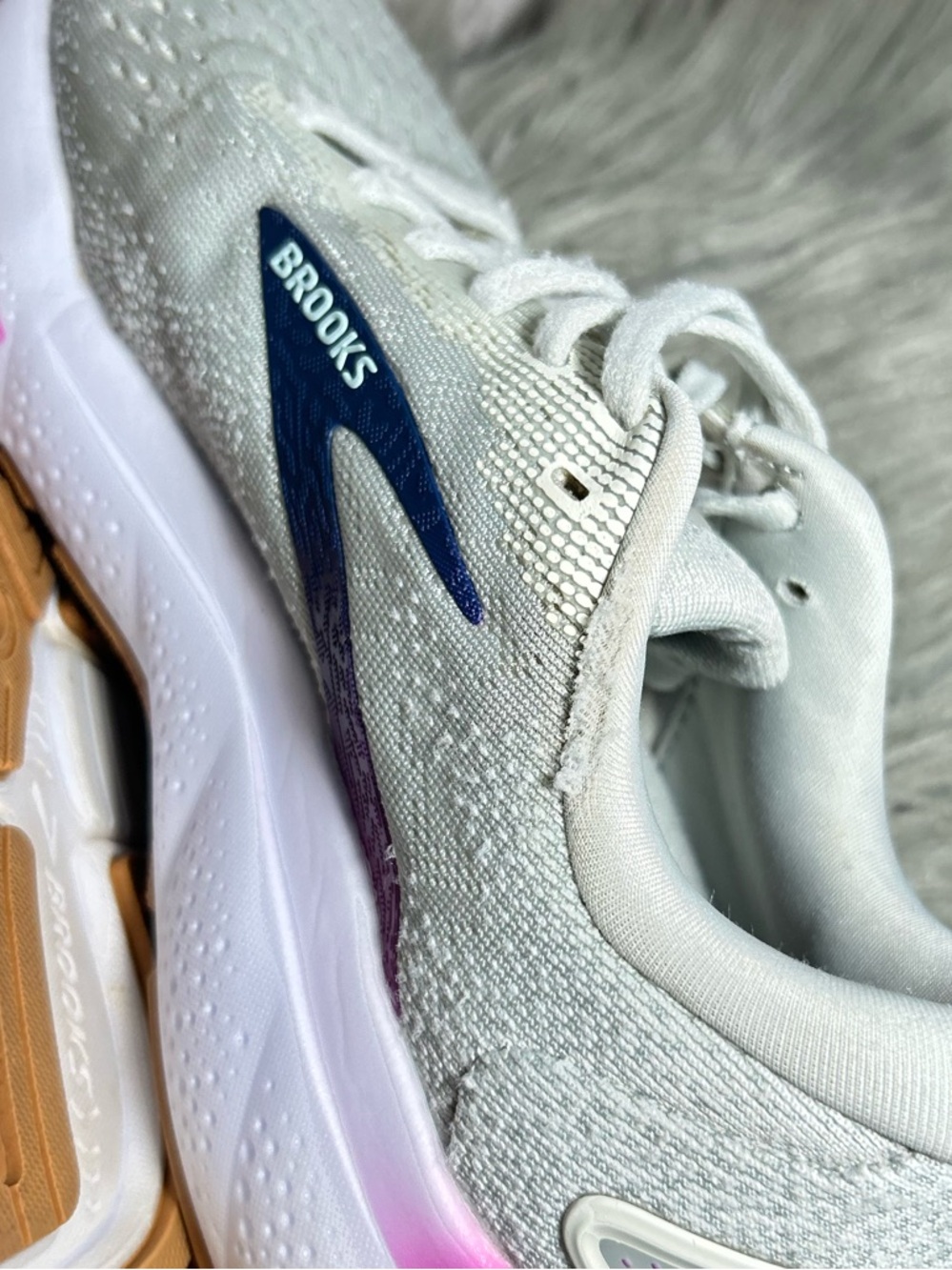 Brooks Ghost Neutral Running Shoe Light Grey Purple Accent Sneakers Size 7.5 - Picture 7 of 11